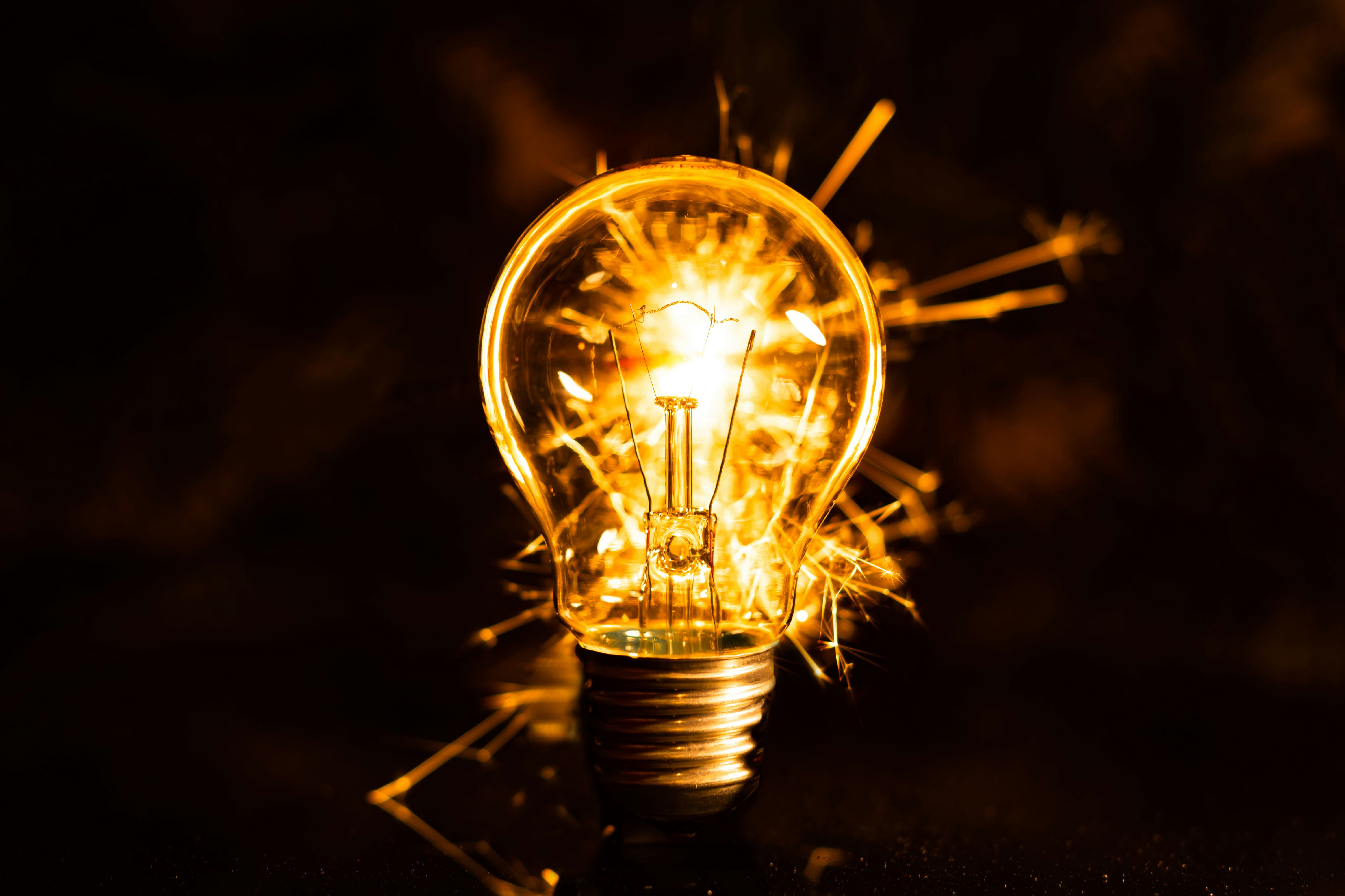 アイデアを象徴する電球